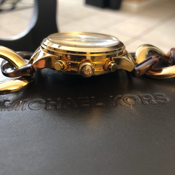 **Michael Kors Multifunction Watch** - Picture 6 of 11